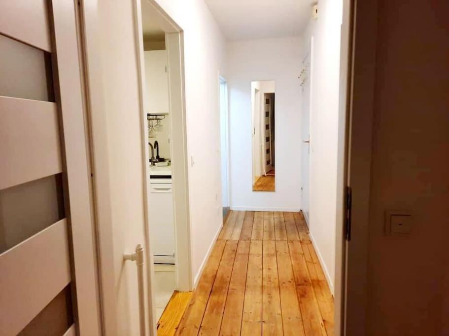 Apartment With Parking In Berlin 11 Bagian luar foto